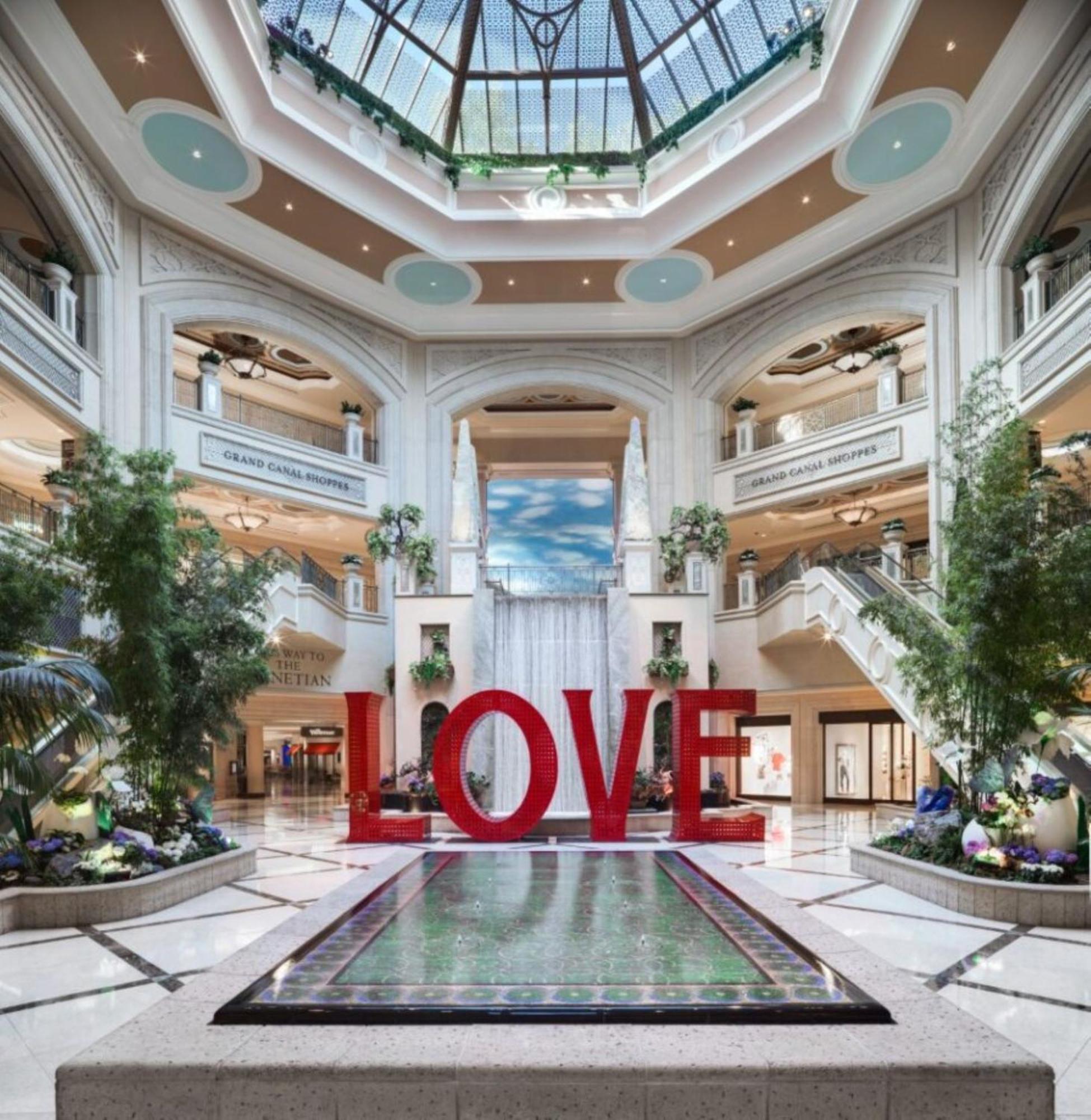 The Palazzo At The Venetian Hotel Las Vegas Exterior photo The interior of the shopping mall