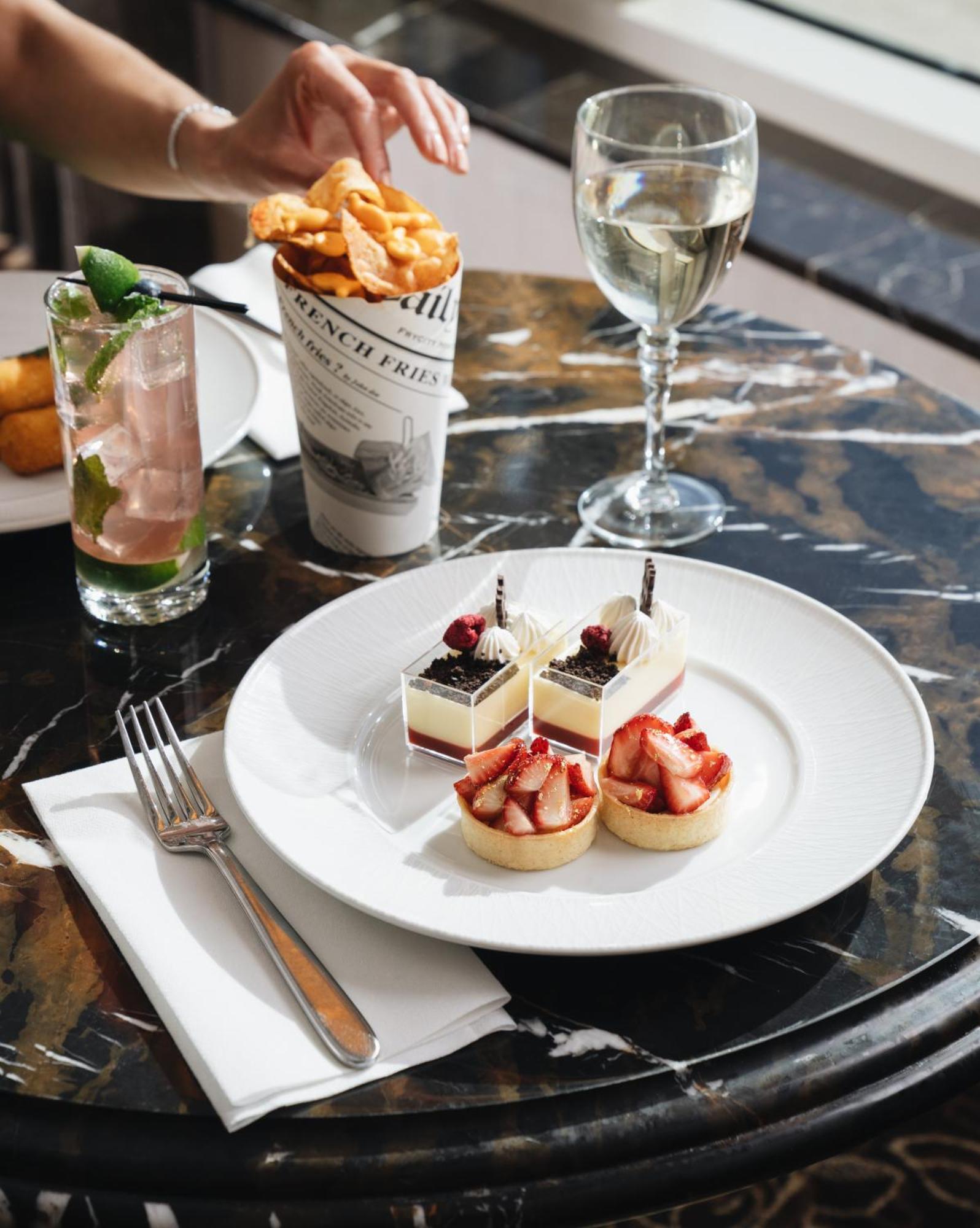 The Palazzo At The Venetian Hotel Las Vegas Exterior photo French fries and a strawberry tart